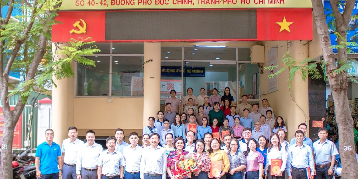 LỄ TRAO QUYẾT ĐỊNH CÁN BỘ, CÔNG CHỨC VÀ NGƯỜI HOẠT ĐỘNG KHÔNG CHUYÊN TRÁCH