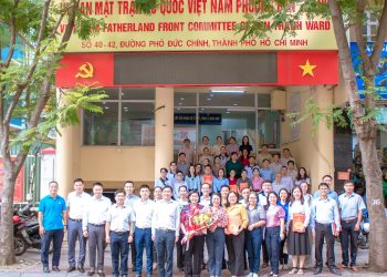 LỄ TRAO QUYẾT ĐỊNH CÁN BỘ, CÔNG CHỨC VÀ NGƯỜI HOẠT ĐỘNG KHÔNG CHUYÊN TRÁCH