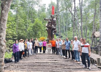 CHI BỘ KHU PHỐ 12 TỔ CHỨC HOẠT ĐỘNG KỶ NIỆM 78 NĂM NGÀY THƯƠNG BINH LIỆT SỸ (27/7/1947 – 27/7/2025)