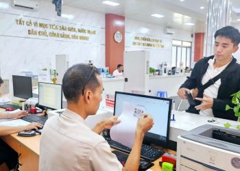 TP HỒ CHÍ MINH: PHÁT ĐỘNG THI ĐUA 100 NGÀY XÂY DỰNG NỀN HÀNH CHÍNH TINH GỌN, HIỆU QUẢ