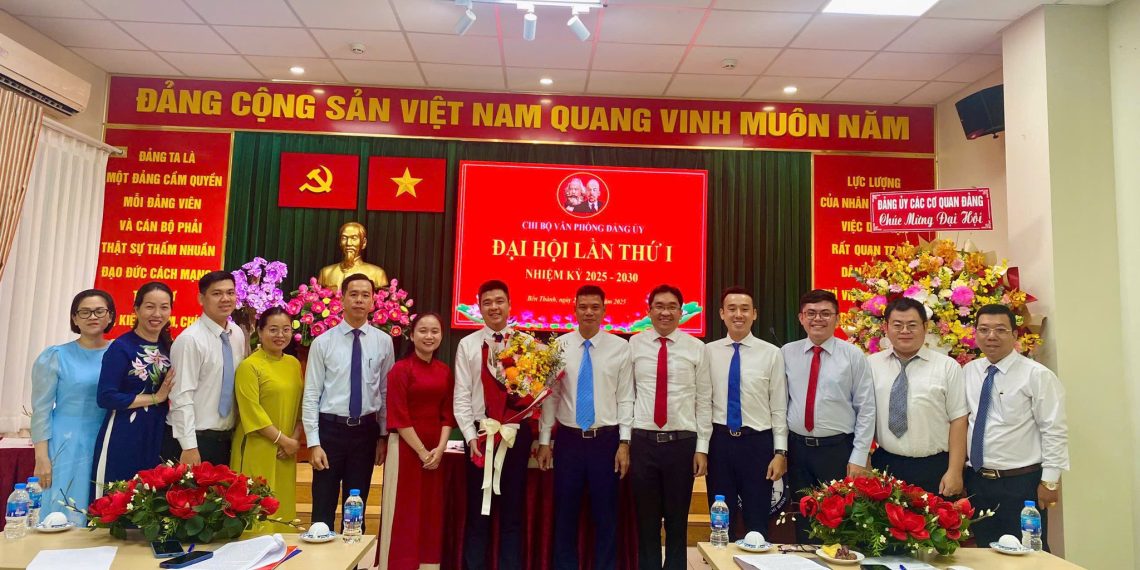 XÂY DỰNG CHI BỘ VĂN PHÒNG ĐẢNG ỦY DÂN CHỦ, ĐOÀN KẾT, TRÁCH NHIỆM, TỰ GIÁC