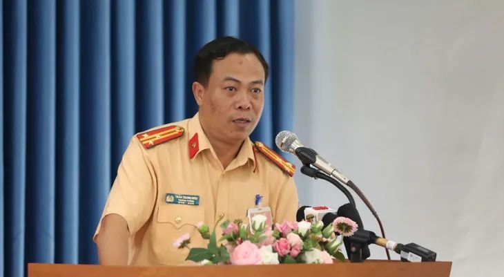 CẢNH SÁT GIAO THÔNG TP.HCM CÔNG KHAI SỐ ĐIỆN THOẠI CỦA TRƯỞNG PHÒNG ĐỂ TIẾP NHẬN PHẢN ÁNH