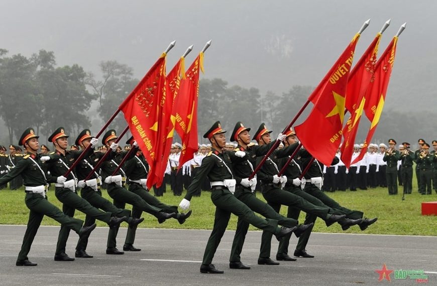 KHÔNG THỂ ĐÁNH ĐỒNG VIỆC ĐIỀU CHỈNH TỔ CHỨC QUÂN ĐỘI VỚI VIỆC TINH, GỌN BỘ MÁY CỦA CÁC BỘ, NGÀNH, ĐỊA PHƯƠNG