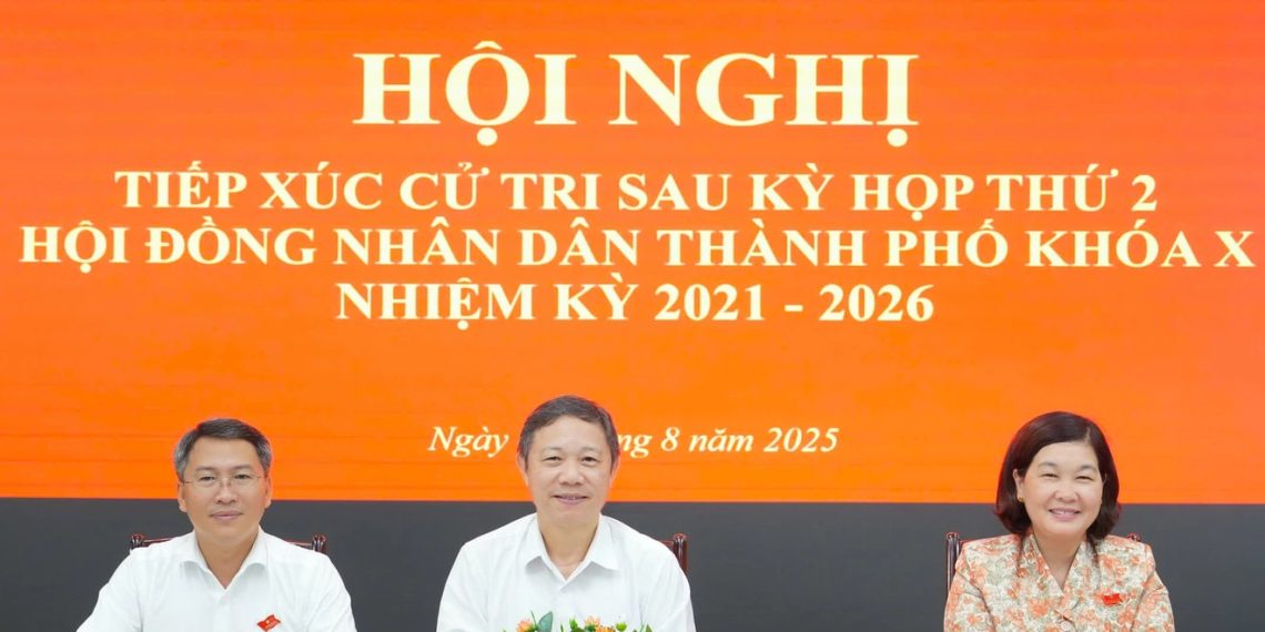 CỬ TRI PHƯỜNG TRUNG TÂM TP.HCM: ‘TÁI DIỄN LỘN XỘN, BUÔN BÁN LẤN CHIẾM VỈA HÈ, LÒNG ĐƯỜNG’