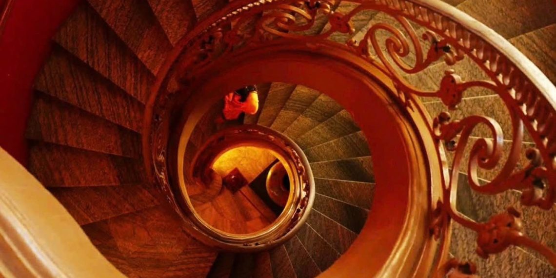 KHO TÀNG NGHỆ THUẬT GIỮA LÒNG THÀNH PHỐ VÀ LỜI ĐỒN VỀ “NGÔI NHÀ HỌ HỨA”