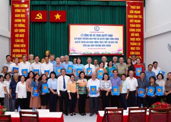 PHƯỜNG BẾN THÀNH CÔNG BỐ VÀ TRAO QUYẾT ĐỊNH CHỈ ĐỊNH TRƯỞNG KHU PHỐ