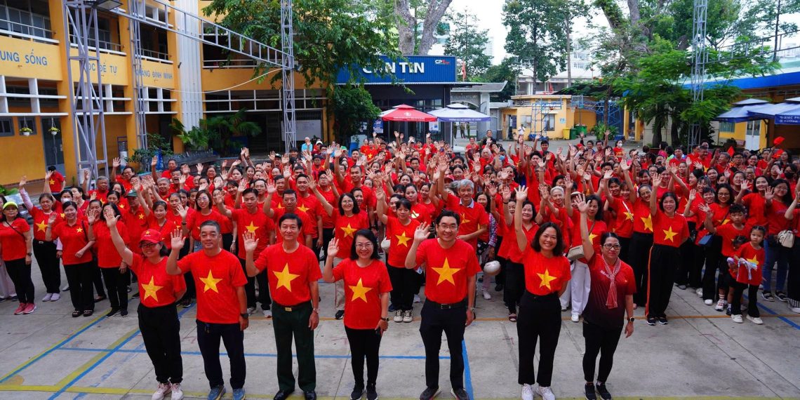 PHƯỜNG BẾN THÀNH THAM GIA HOẠT ĐỘNG “CÙNG VIỆT NAM TIẾN BƯỚC”