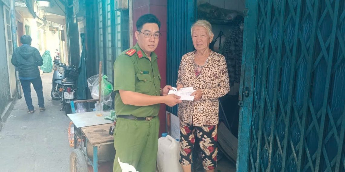 ĐẠI ÚY NGUYỄN VĂN LỘC – TẤM GƯƠNG SÁNG “VÌ NƯỚC QUÊN THÂN, VÌ DÂN PHỤC VỤ”