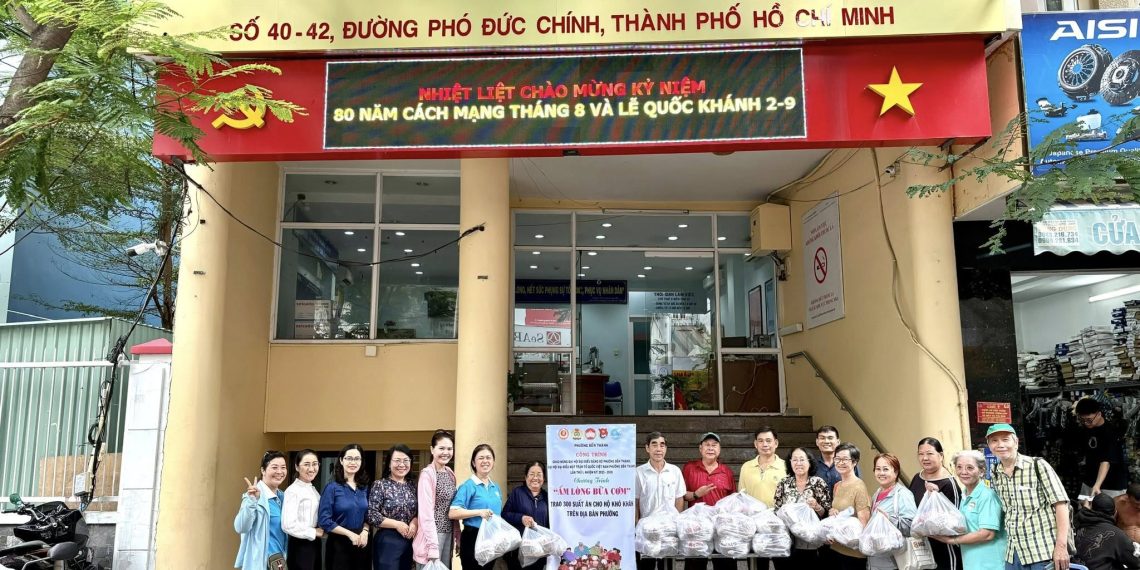 🌟🌟🌟 CHƯƠNG TRÌNH “ẤM LÒNG BỮA CƠM” LAN TỎA YÊU THƯƠNG ĐẾN CỘNG ĐỒNG – CHÀO MỪNG ĐẠI HỘI ĐẠI BIỂU ĐẢNG BỘ PHƯỜNG BẾN THÀNH LẦN THỨ I, NHIỆM KỲ 2025 – 2030