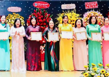 TRƯỜNG MẦM NON BẾN THÀNH NHẬN GIẤY KHEN CỦA SỞ GIÁO DỤC & ĐÀO TẠO