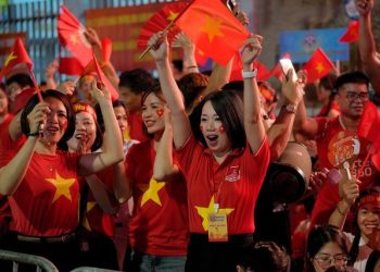 TẶNG 100.000 ĐỒNG/NGƯỜI CHO TOÀN DÂN ĂN TẾT ĐỘC LẬP