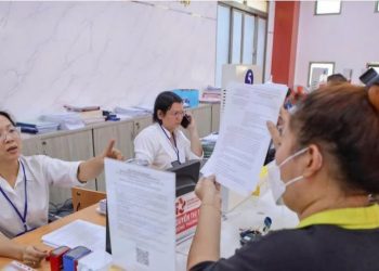 TP.HCM ĐỀ XUẤT BỔ SUNG 5.000 TỶ ĐỒNG CHI THU NHẬP TĂNG THÊM CHO CÁN BỘ, CÔNG CHỨC (*)