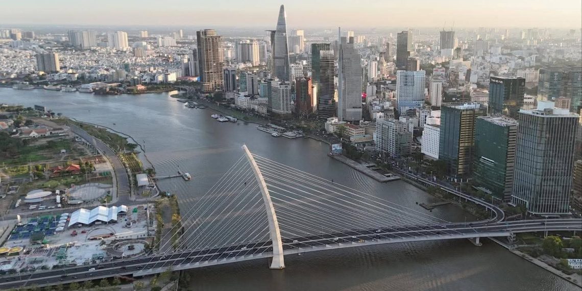 TP. HỒ CHÍ MINH: BỨT PHÁ VỚI TẦM NHÌN TRỞ THÀNH SIÊU ĐÔ THỊ QUỐC TẾ