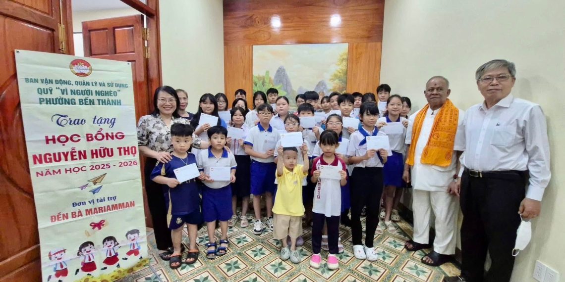 TRAO TẶNG HỌC BỔNG NGUYỄN HỮU THỌ NĂM HỌC 2025-2026 (ĐỢT 2)