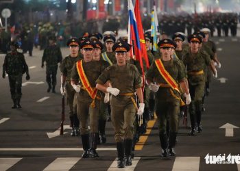 KHỐI TRƯỞNG NGA CẢM ƠN NGƯỜI DÂN VIỆT NAM, MUỐN ÔM TỪNG NGƯỜI VÀ CHỤP ẢNH LƯU NIỆM