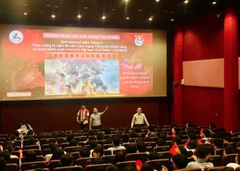 🇻🇳HỌC SINH TRƯỜNG THPT TEN LƠ MAN SỐNG LẠI LỊCH SỬ VỚI PHIM “MƯA ĐỎ”