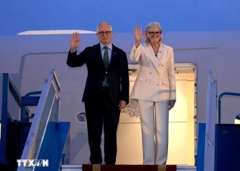 TOÀN QUYỀN AUSTRALIA VÀ PHU QUÂN BẮT ĐẦU THĂM CẤP NHÀ NƯỚC TỚI VIỆT NAM