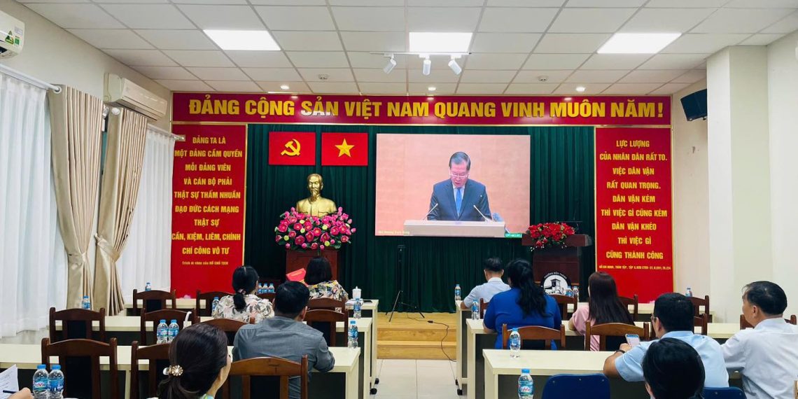 PHƯỜNG BẾN THÀNH THAM GIA HỌC TẬP QUÁN TRIỆT, TRIỂN KHAI THỰC HIỆN 04 NGHỊ QUYẾT CỦA BỘ CHÍNH TRỊ VỀ HỘI NHẬP QUỐC TẾ, BẢO ĐẢM AN NINH NĂNG LƯỢNG QUỐC GIA, ĐỘT PHÁ PHÁT TRIỂN GIÁO DỤC VÀ ĐÀO TẠO, BẢO VỆ, CHĂM SÓC VÀ NÂNG CAO SỨC KHỎE NHÂN DÂN