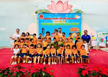 TRƯỜNG MẦM NON BẾN THÀNH TỔ CHỨC CHƯƠNG TRÌNH “TÔI YÊU VIỆT NAM” – CHUYÊN ĐỀ: “BÉ VUI HỌC AN TOÀN GIAO THÔNG”