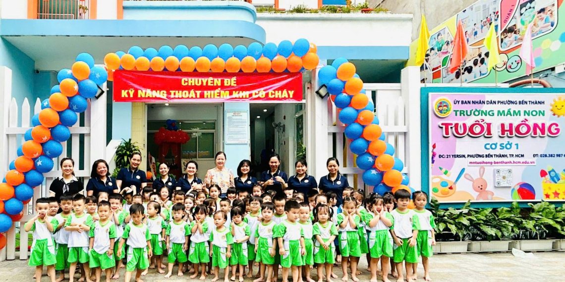 TRƯỜNG MẦM NON TUỔI HỒNG TẬP HUẤN “KỸ NĂNG XỬ LÝ THOÁT KHỎI HỎA HOẠN”