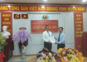 CHI BỘ CÔNG TY CP TẬP ĐOÀN ĐẦU TƯ TIẾN LỘC KẾT NẠP ĐẢNG VIÊN