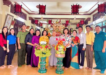 PHƯỜNG BẾN THÀNH THĂM, TẶNG QUÀ CÁC CƠ SỞ PHẬT GIÁO NHÂN DỊP LỄ VU LAN BÁO HIẾU