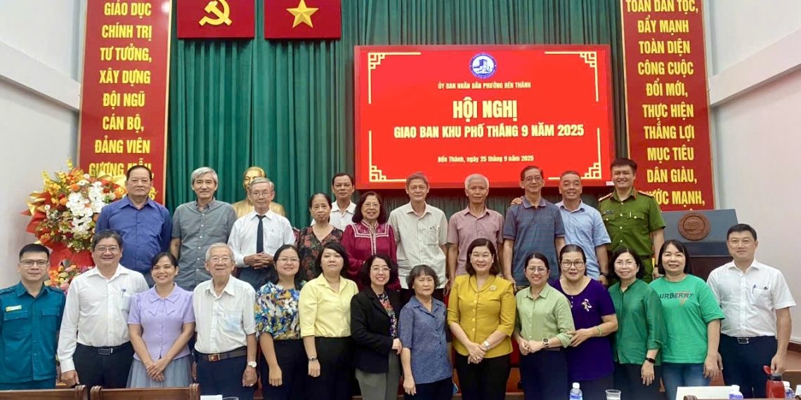 PHƯỜNG BẾN THÀNH TỔ CHỨC HỘI NGHỊ SƠ KẾT ĐÁNH GIÁ KẾT QUẢ THỰC HIỆN NHIỆM VỤ PHÁT TRIỂN KINH TẾ – VĂN HÓA – XÃ HỘI, QUỐC PHÒNG – AN NINH 9 THÁNG ĐẦU NĂM 2025 VÀ HỘI NGHỊ GIAO BAN KHU PHỐ