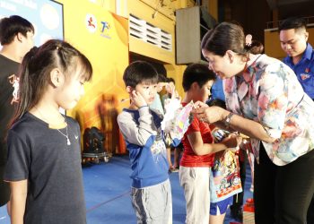 ĐÊM HỘI “TRĂNG RẰM YÊU THƯƠNG” MANG NIỀM VUI ĐẾN THIẾU NHI PHƯỜNG BẾN THÀNH (TPHCM)