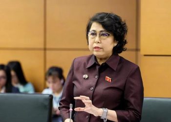 KHÔNG PHẢI NGƯỜI TA CỐ Ở LẠI LÀM CÁN BỘ VÌ QUYỀN LỢI MÀ LÀ MONG ĐƯỢC CỐNG HIẾN