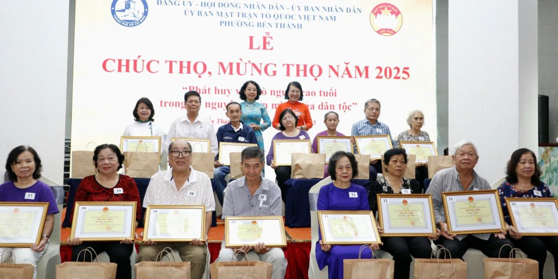 PHƯỜNG BẾN THÀNH CHÚC THỌ, MỪNG THỌ NGƯỜI CAO TUỔI NĂM 2025