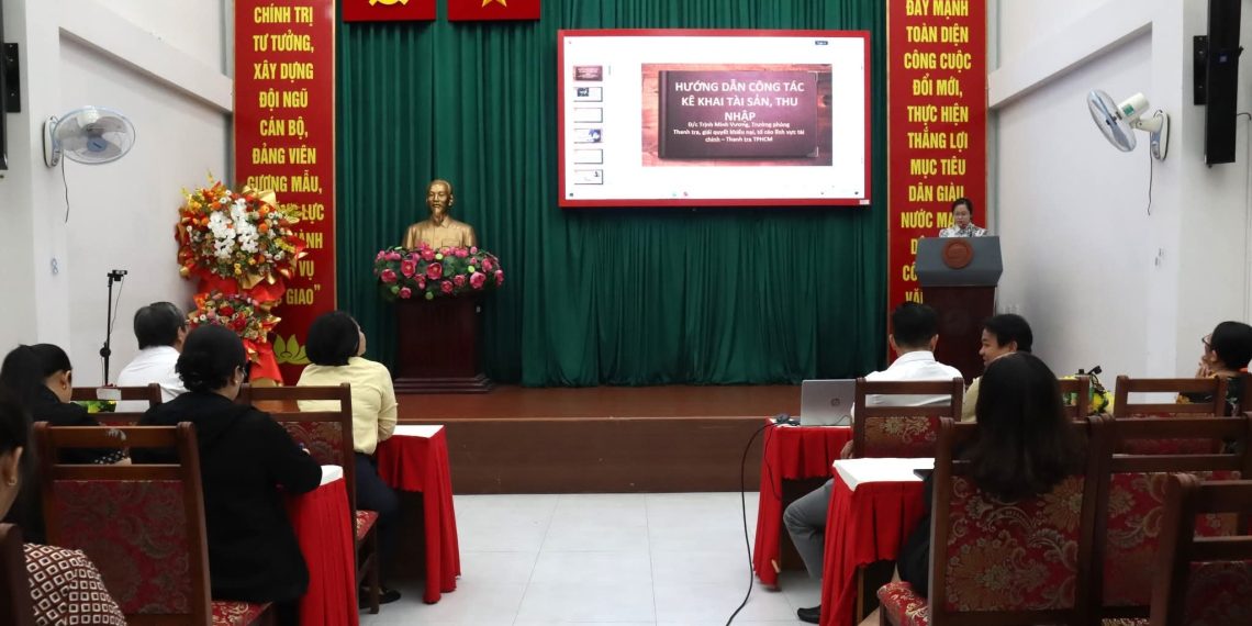 PHƯỜNG BẾN THÀNH TUYÊN TRUYỀN, TẬP HUẤN, HƯỚNG DẪN CÔNG TÁC PHÒNG, CHỐNG THAM NHŨNG, KÊ KHAI TÀI SẢN, THU NHẬP NĂM 2025