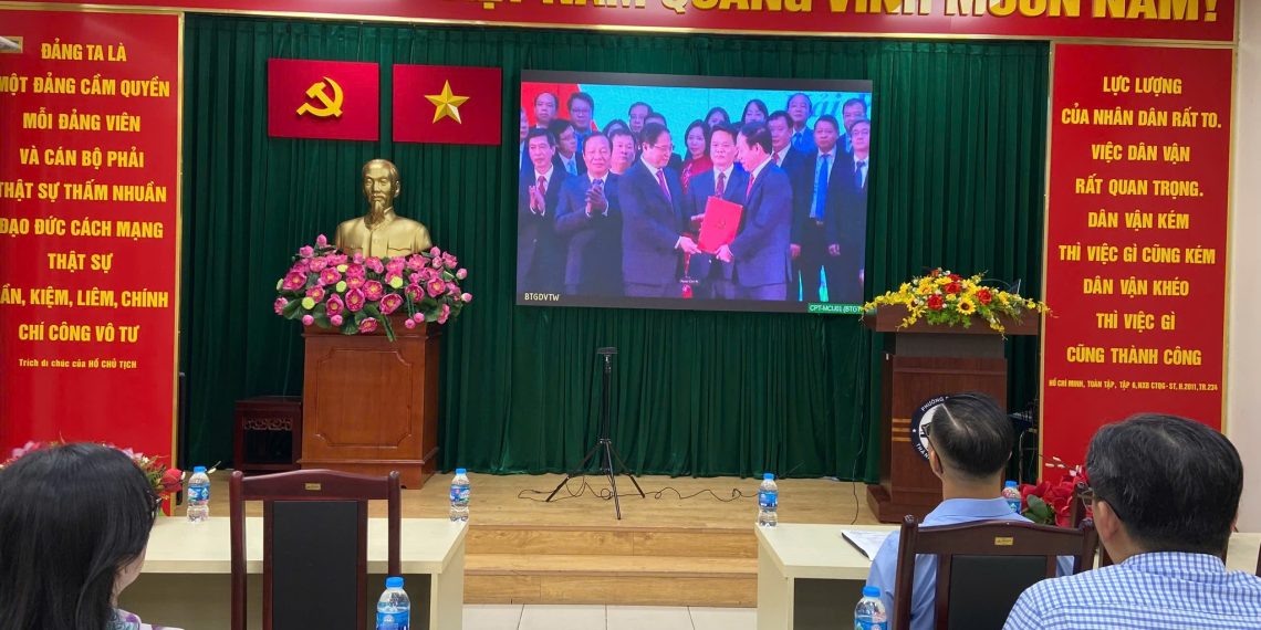 ĐẢNG ỦY PHƯỜNG BẾN THÀNH TIẾP SÓNG HỘI NGHỊ TRỰC TUYẾN TOÀN QUỐC TỔNG KẾT CÔNG TÁC TUYÊN GIÁO VÀ DÂN VẬN NĂM 2025, TRIỂN KHAI NHIỆM VỤ NĂM 2026