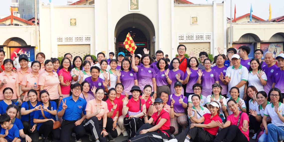 PHƯỜNG BẾN THÀNH TỔ CHỨC GIẢI ĐI BỘ ỦNG HỘ QUỸ VÌ NGƯỜI NGHÈO