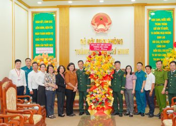 PHƯỜNG BẾN THÀNH THĂM VÀ CHÚC MỪNG CÁC ĐƠN VỊ QUÂN ĐỘI NHÂN KỶ NIỆM 81 NĂM NGÀY THÀNH LẬP QUÂN ĐỘI NHÂN DÂN VIẾT NAM VÀ 36 NĂM NGÀY HỘI QUỐC PHÒNG TOÀN DÂN