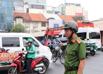VỈA HÈ PHƯỜNG BẾN THÀNH THÔNG THOÁNG, KHÔNG BỊ LẤN CHIẾM