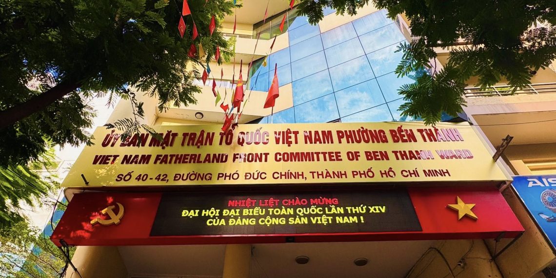 PHƯỜNG BẾN THÀNH RỰC RỠ CỜ ĐỎ SAO VÀNG CHÀO MỪNG ĐẠI HỘI ĐẠI BIỂU TOÀN QUỐC LẦN THỨ XIV CỦA ĐẢNG