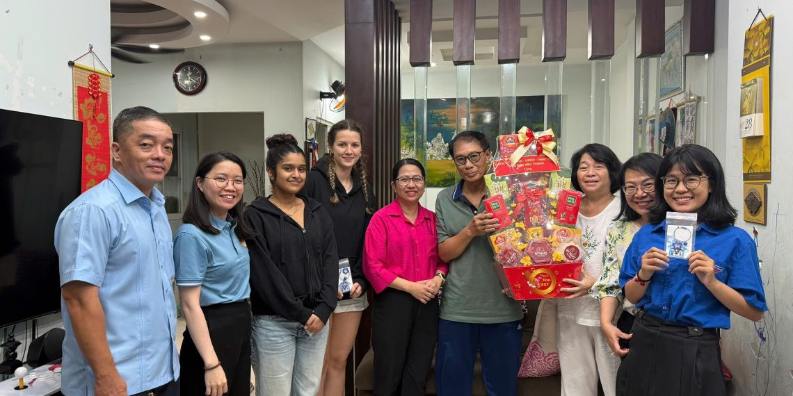 PHƯỜNG BẾN THÀNH TIẾP ĐOÀN HỌC SINH TRƯỜNG THPT GEOGRE, MỸ