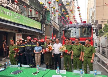 PHƯỜNG BẾN THÀNH PHỐI HỢP TỔ CHỨC THỰC TẬP PHƯƠNG ÁN CHỮA CHÁY, CỨU NẠN, CỨU HỘ TẠI ĐỊA BÀN DÂN CƯ