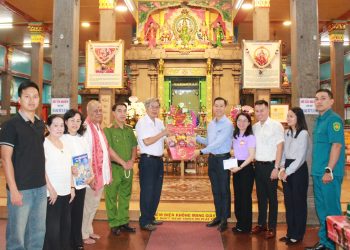 PHƯỜNG BẾN THÀNH THĂM, CHÚC TẾT CÁC CƠ SỞ TÔN GIÁO, TÍN NGƯỠNG