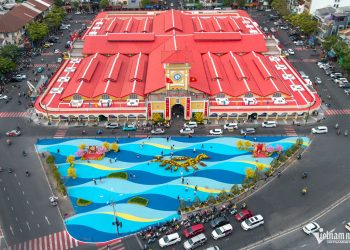 CHỢ BẾN THÀNH ‘KIỂU MỚI’ MỞ CỬA, NGƯỜI TP.HCM HÁO HỨC CHECK-IN