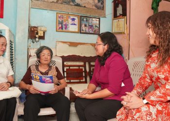 PHƯỜNG BẾN THÀNH THĂM VÀ TẶNG QUÀ CÁC ĐẢNG VIÊN CÓ HOÀN CẢNH KHÓ KHĂN VÀ BỊ BỆNH