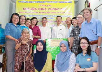 PHƯỜNG BẾN THÀNH BÀN GIAO NHÀ SỬA CHỮA, CHỐNG DỘT CHO GIA ĐÌNH KHÓ KHĂN