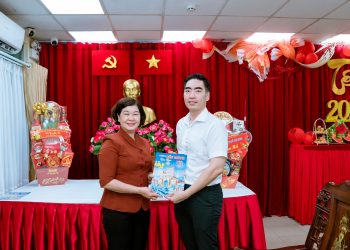 TÒA ÁN NHÂN DÂN TPHCM THĂM, CHÚC TẾT ĐẢNG ỦY PHƯỜNG BẾN THÀNH