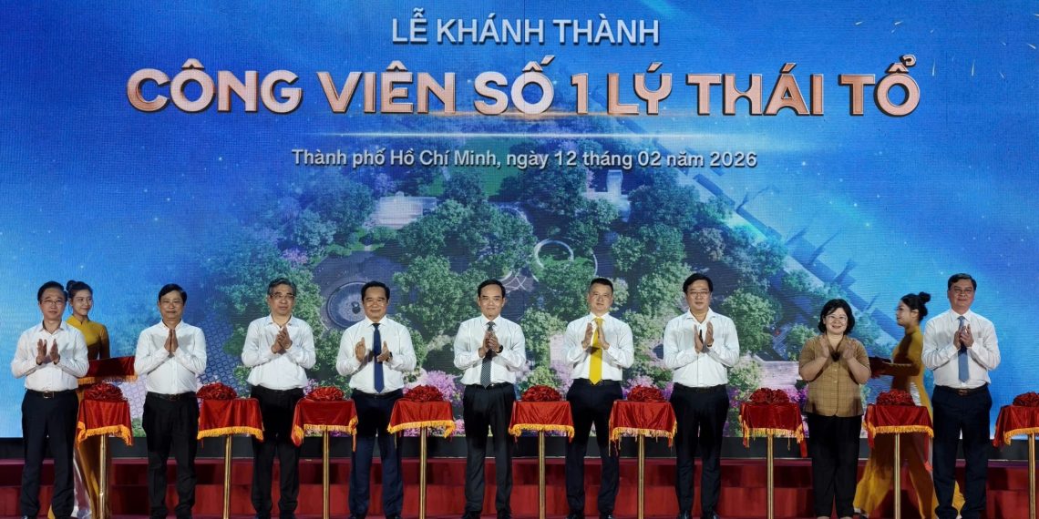 TPHCM KHÁNH THÀNH CÔNG VIÊN TƯỞNG NIỆM NẠN NHÂN COVID-19