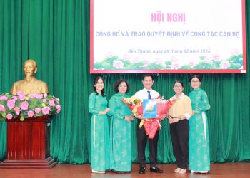 PHƯỜNG BẾN THÀNH TRAO QUYẾT ĐỊNH BỔ NHIỆM PHÓ HIỆU TRƯỞNG TRƯỜNG THCS ĐỒNG KHỞI