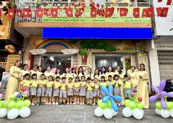 HỌP MẶT KỶ NIỆM NGÀY QUỐC TẾ PHỤ NỮ 08/3 TẠI TRƯỜNG MẦM NON NGUYỄN THÁI BÌNH