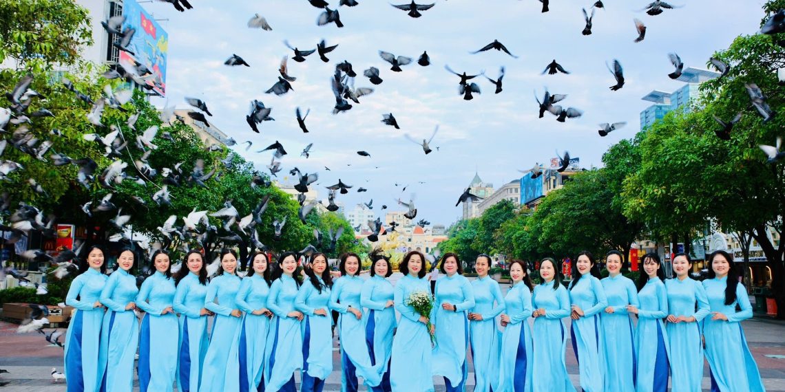 Trường Mầm non Bến Thành tổ chức nhiều hoạt động ý nghĩa hưởng ứng Tuần lễ Áo dài Thành phố Hồ Chí Minh năm 2026