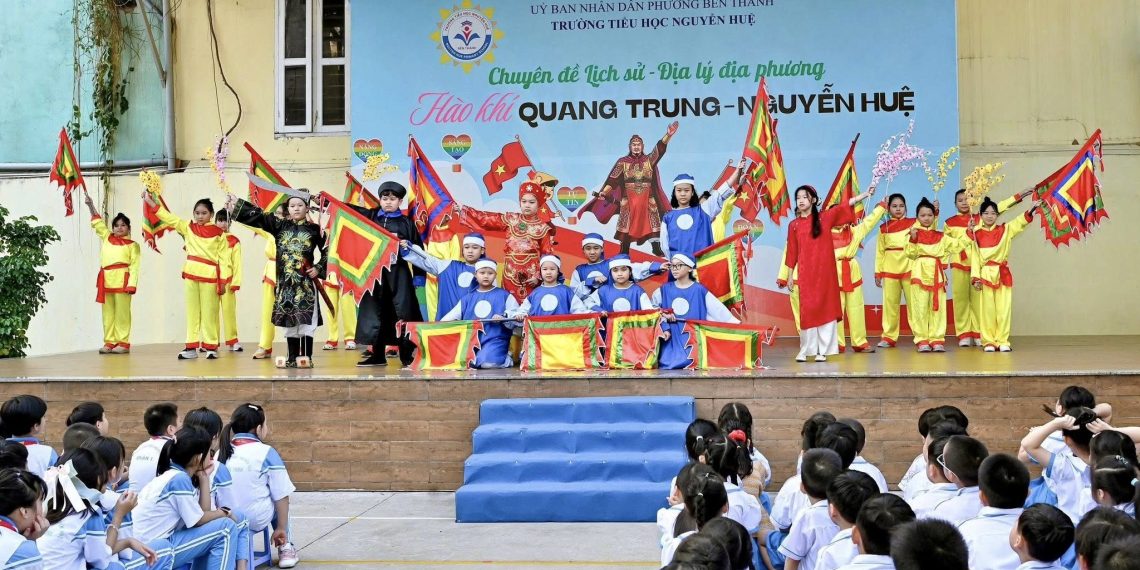 KHƠI DẬY NIỀM TỰ HÀO LỊCH SỬ DÂN TỘC THÔNG QUA CHUYÊN ĐỀ: “HÀO KHÍ QUANG TRUNG – NGUYỄN HUỆ”