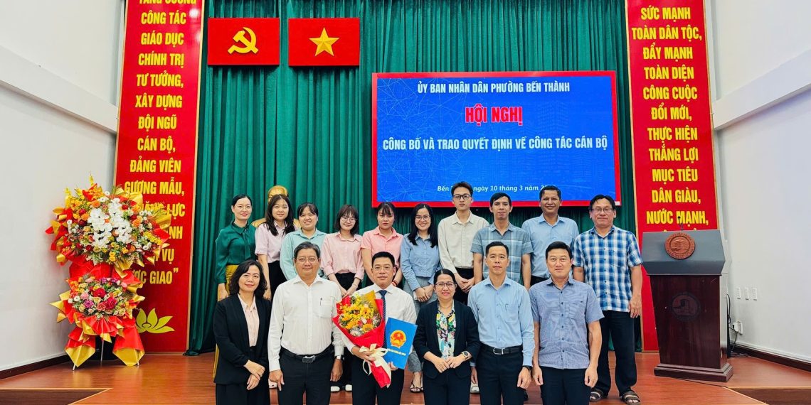 PHƯỜNG BẾN THÀNH TRAO QUYẾT ĐỊNH BỔ NHIỆM PHÓ TRƯỞNG PHÒNG VĂN HÓA – XÃ HỘI