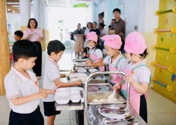 TRẢI NGHIỆM GIỜ ĂN “GẮN KẾT GIA ĐÌNH VÀ NHÀ TRƯỜNG” TẠI TRƯỜNG MẦM NON BẾN THÀNH